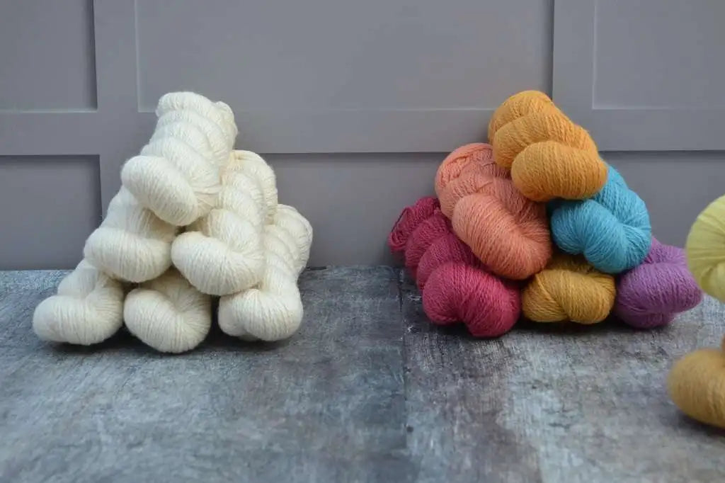 Hand dyed yarn, dyed with natural dyes. Wooltrace yarns, british yarn with full traceability