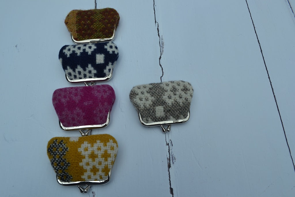 Garreg Ddu - Dove Grey