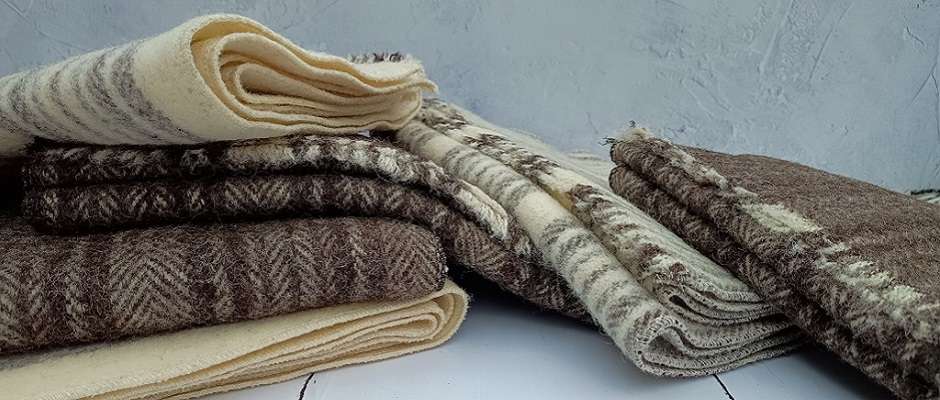 Welsh gifts - Wool scarves, farm to yarn in Wales