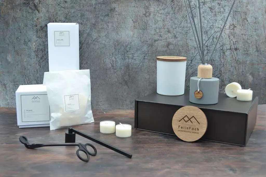 Chandlery - Candles, diffusers, tealights and wax melts. Refills and candle accessories
