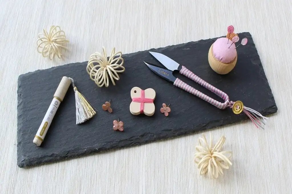 Cohana UK - high quality handicraft tools with a focus on practicality and modern design. Colorful, easy-to-use handmade tools