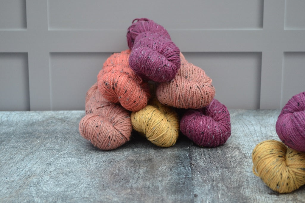 Hand Dyed Yarn, dyed with natural dyes - Bluefaced Leicester Tweed DK