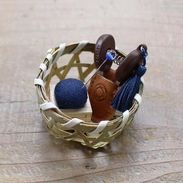 Seki Mini Scissors and Mini Masu Pincushion