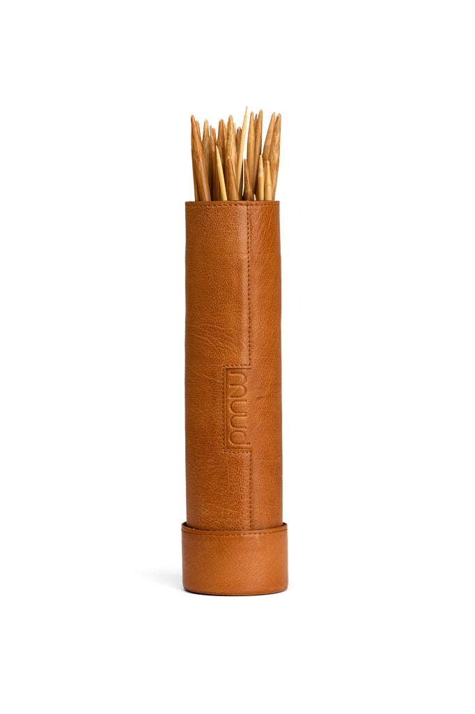 Upsala - Premium Storage Tube in Leather for Knitting Needles 1