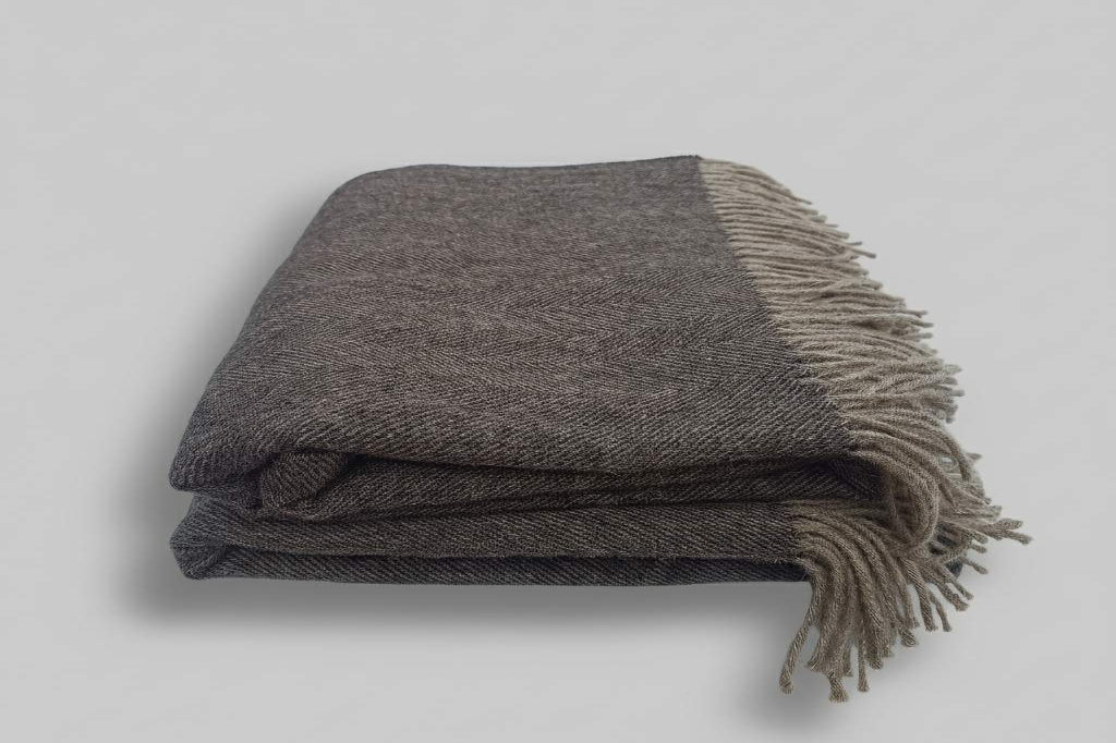 Welsh blanket, Neylad. Nutmeg brown blanket with fringes