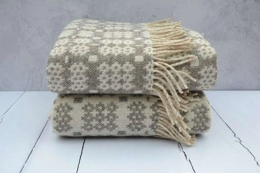 Welsh blankets - 100% new wool - woven in wales - Garreg Ddu