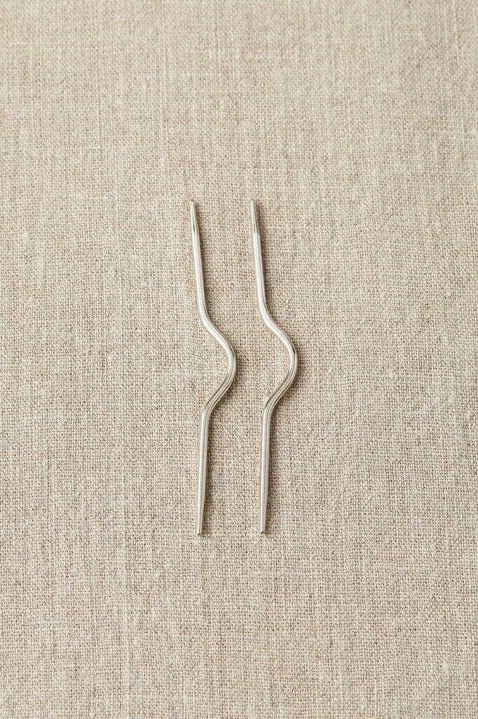Cocoknits Curved Cable needles - Made with the knitter&#39;s true needs in mind, Cocoknits has a smart range of knick-knacks designed to keep your yarn projects on track.  There is also a brilliant selection of stitch markers so you always know your place