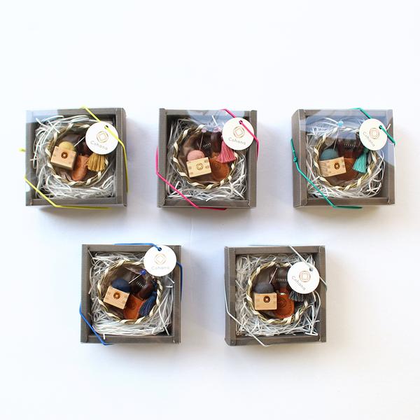 A gift set made from our most popular sewing items. Seki Mini Scissors and Mini Masu Pincushion are in a mini Japanese basket. Great for a gift!
