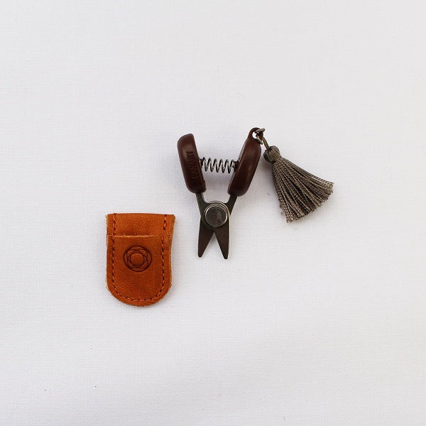 Cohana - Seki Mini Scissors with leather pouch